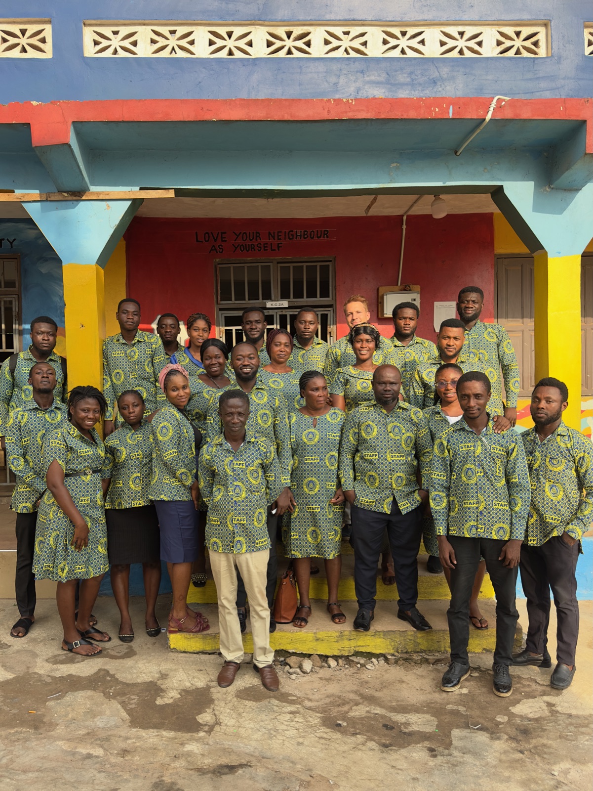 Lehrerkollegium der Christian Life Academy in Kumasi